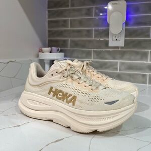 Hoka Bondi 9 Running Shoes. Women’s Size 5.5B Color Vanilla / Birch